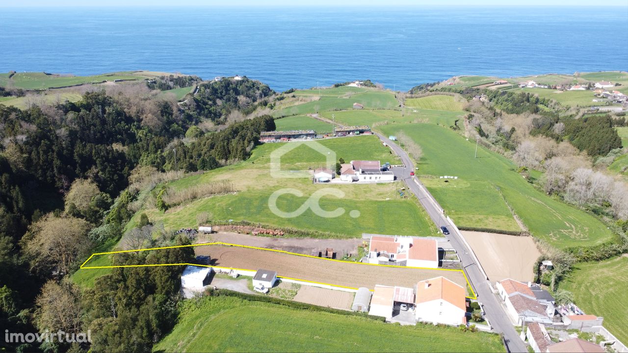 Terreno com 1.800,00 m2 - Lomba da Maia - Ribeira Grande