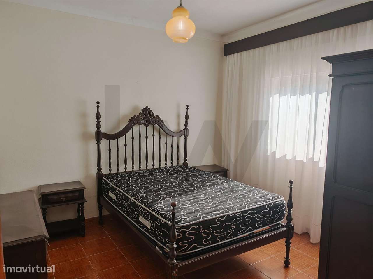 Moradia T3 no Tramagal, numa prestigiada localização da vila-9