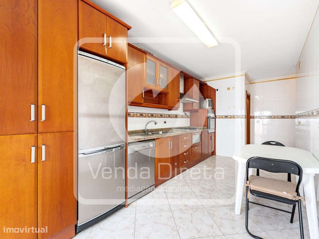 Apartamento T3 com estacionamento - Fidalguinhos, Barreiro-16