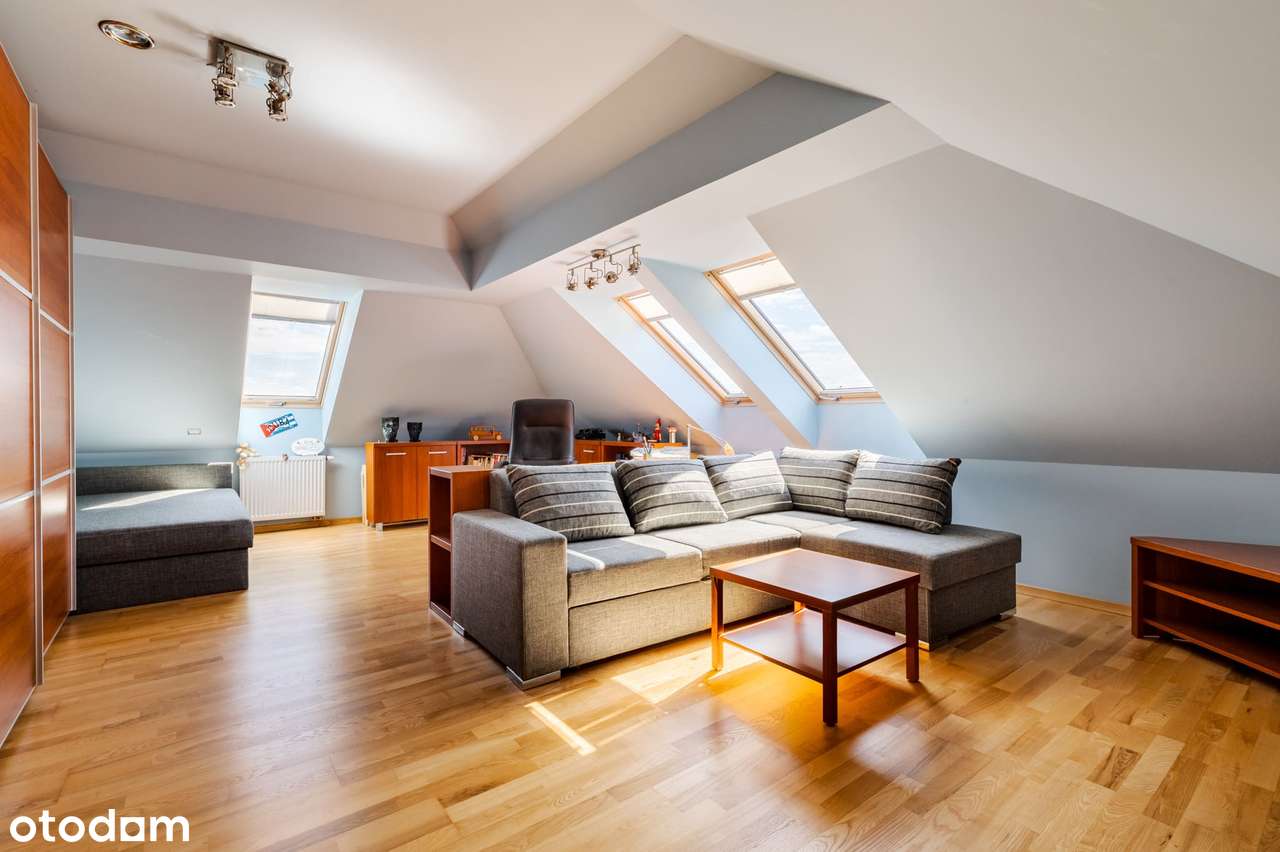 Wolnostojący dom z użytkowym poddaszem i ogrodem-10