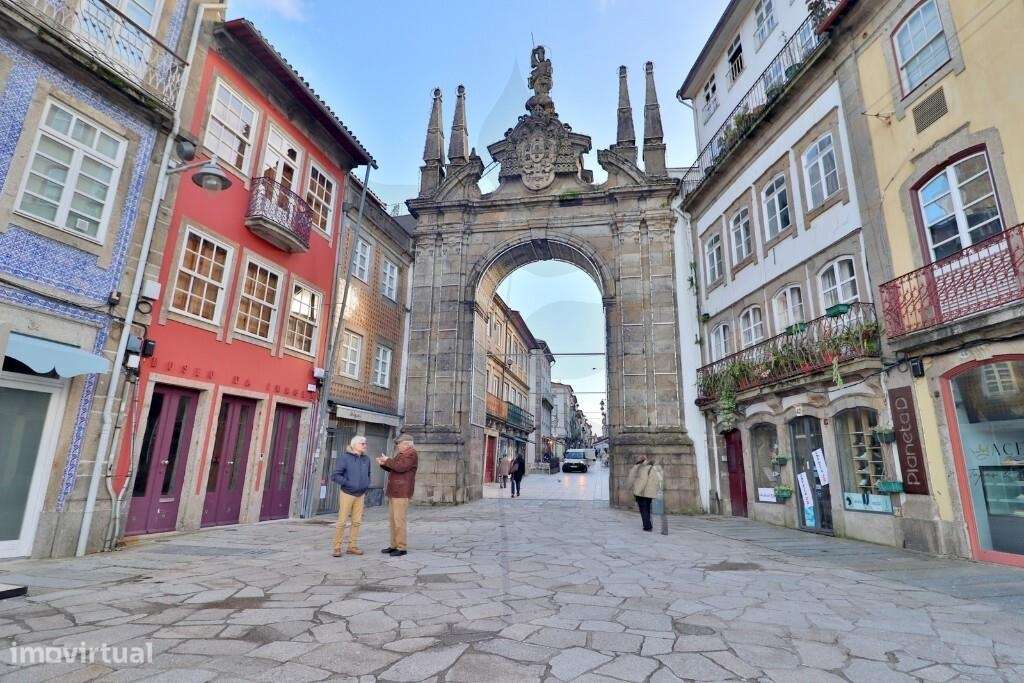 Venda apartamento T2 totalmente renovado em Maximinos-47