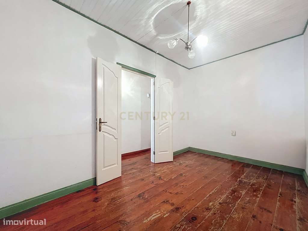 Moradia, 83 m², Ribeira Grande (Matriz)-9