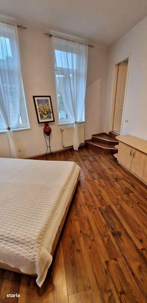 Vanzare apartament trei camere transformate in doua vila Armeneasca-2