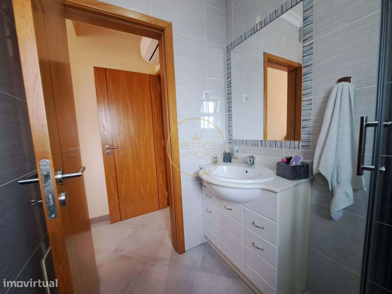 Apartamento T3 de Qualidade Superior com Garagem em Box, Arrecadação e-21