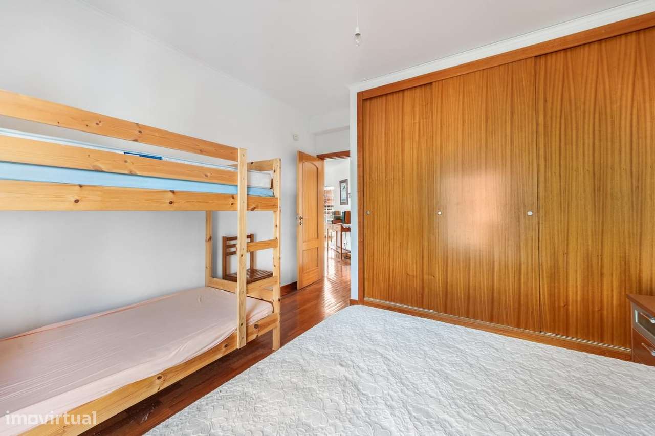 Moradia Isolada T3 com jardim, Aroeira, Almada-17