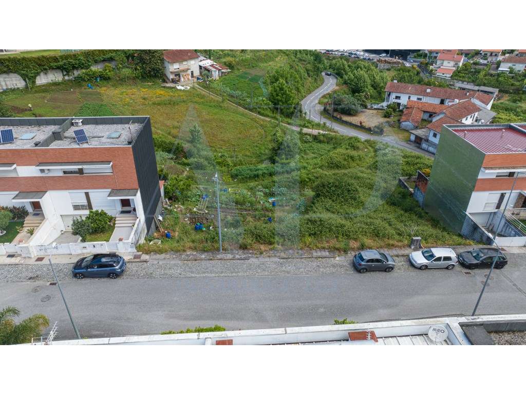 Lote para Moradia em Banda na Urbanização Vale da Gandra-7