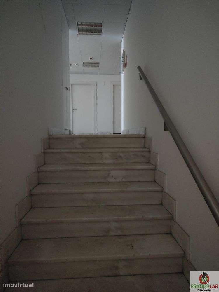 Loja no centro de Vagos-5