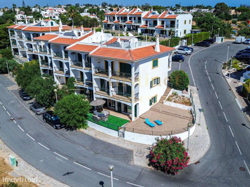 Apartamento Exclusivo Duplex T2 com Logradouro, Vista Mar e Piscina... - Grande imagem: 5/28