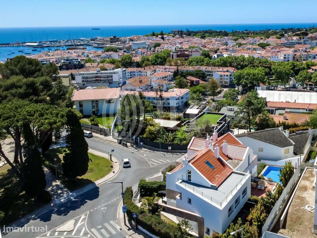 Moradia T4 Em Condominio No Centro De Cascais