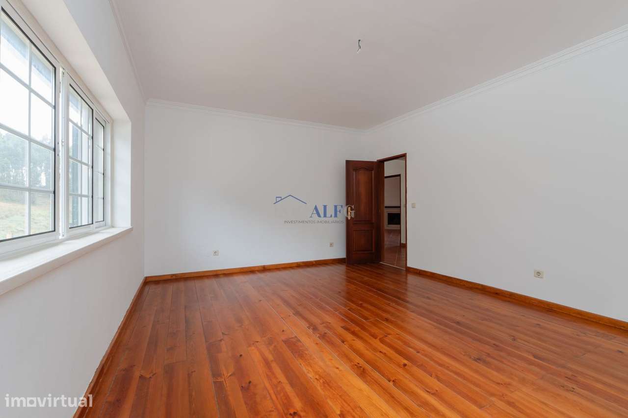 Moradia T7 com terreno perto de Vila Franca de Xira-18