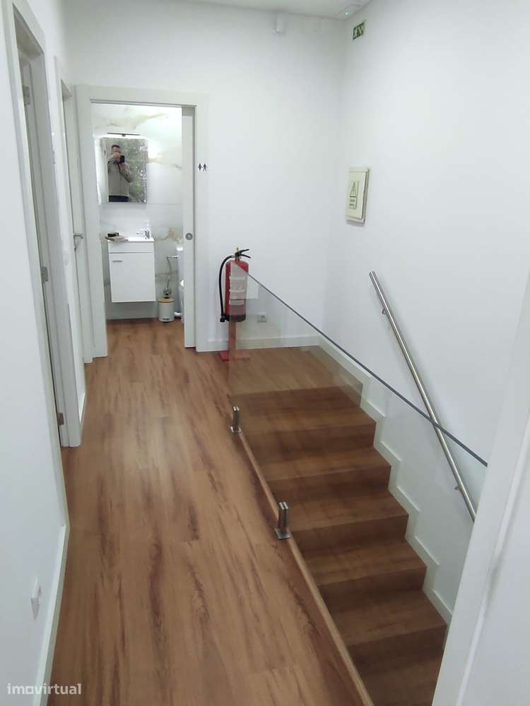 Escritórios / Salas para Arrendar - Grande imagem: 4/7