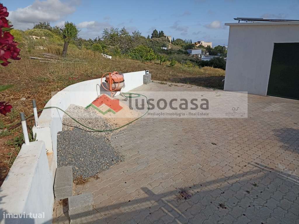 Terreno rústico vista de mar, com armazém não legal - Grande imagem: 4/7