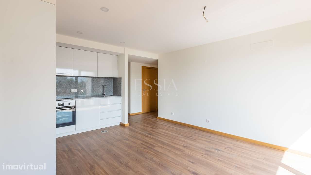 Apartamento T1 para Arrendar junto à Estação de Campanhã - Grande imagem: 2/17
