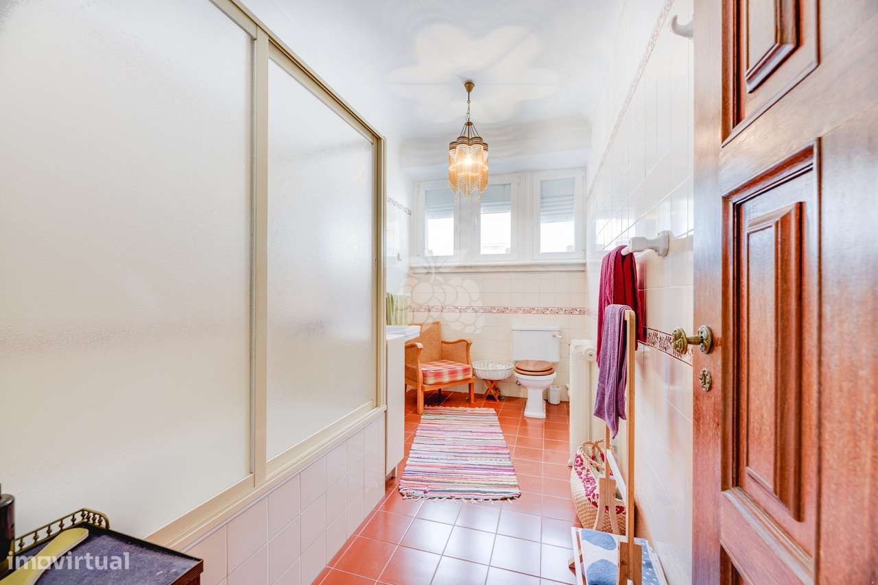 Moradia histórica T6  em Sintra com jardim, piscina e garagem-36