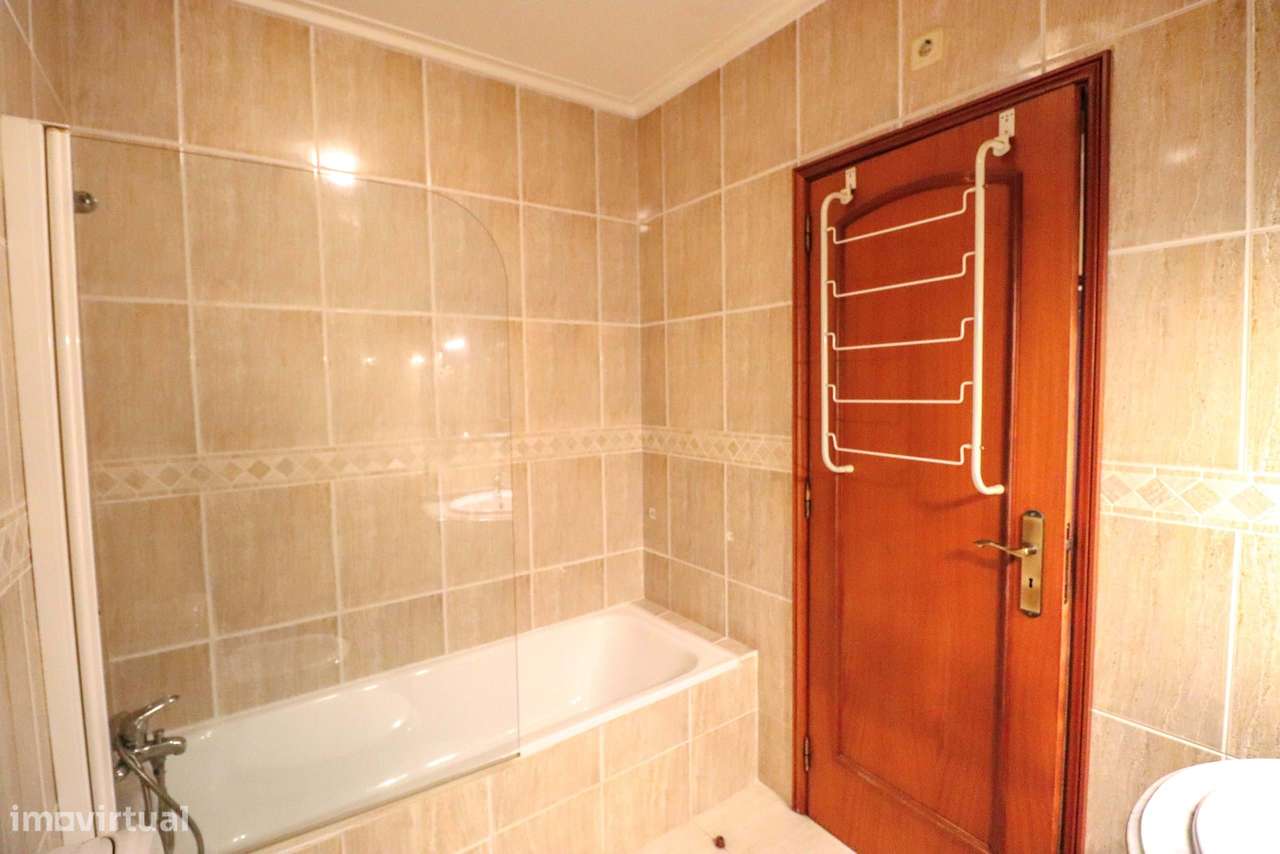 Apartamento T3 com suíte, em Sanguedo-20