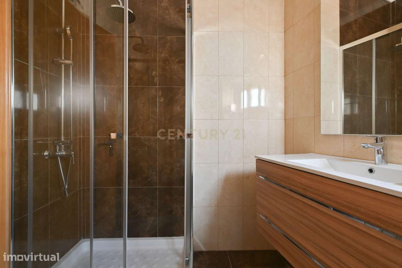 Apartamento T2 para venda em Mem Martins-10