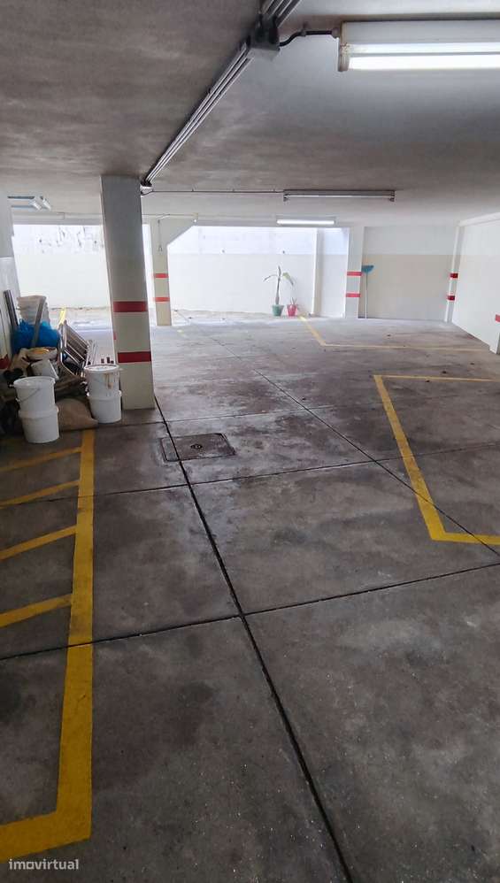 Disponível Lugar de Garagem Próximo à Universidade Fernando Pessoa - Grande imagem: 4/12