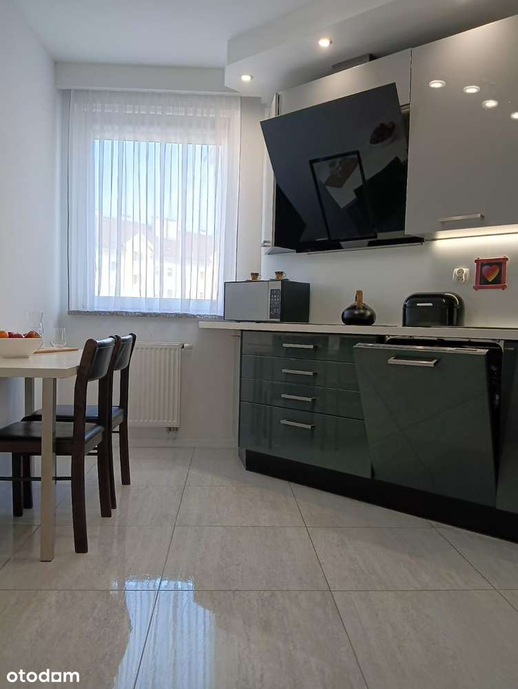 Osiedle Europejskie, 3 pokoje, oddzielna kuchnia, piwnica, garaż - Pełny obrazek: 4/20