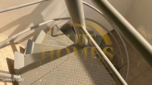 Armazém para venda na Quinta do Anjo.-39