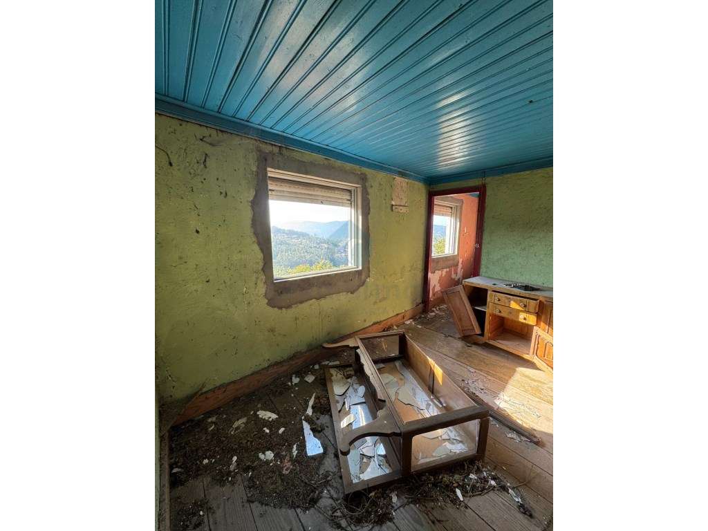 Quinta com Potencial em Marco de Canaveses-10