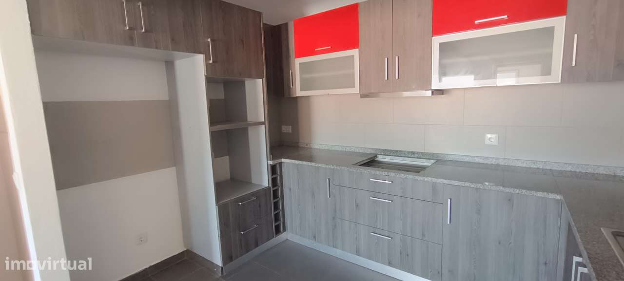 Moradia V5 com logradouro e 10 boxes para cavalos-7