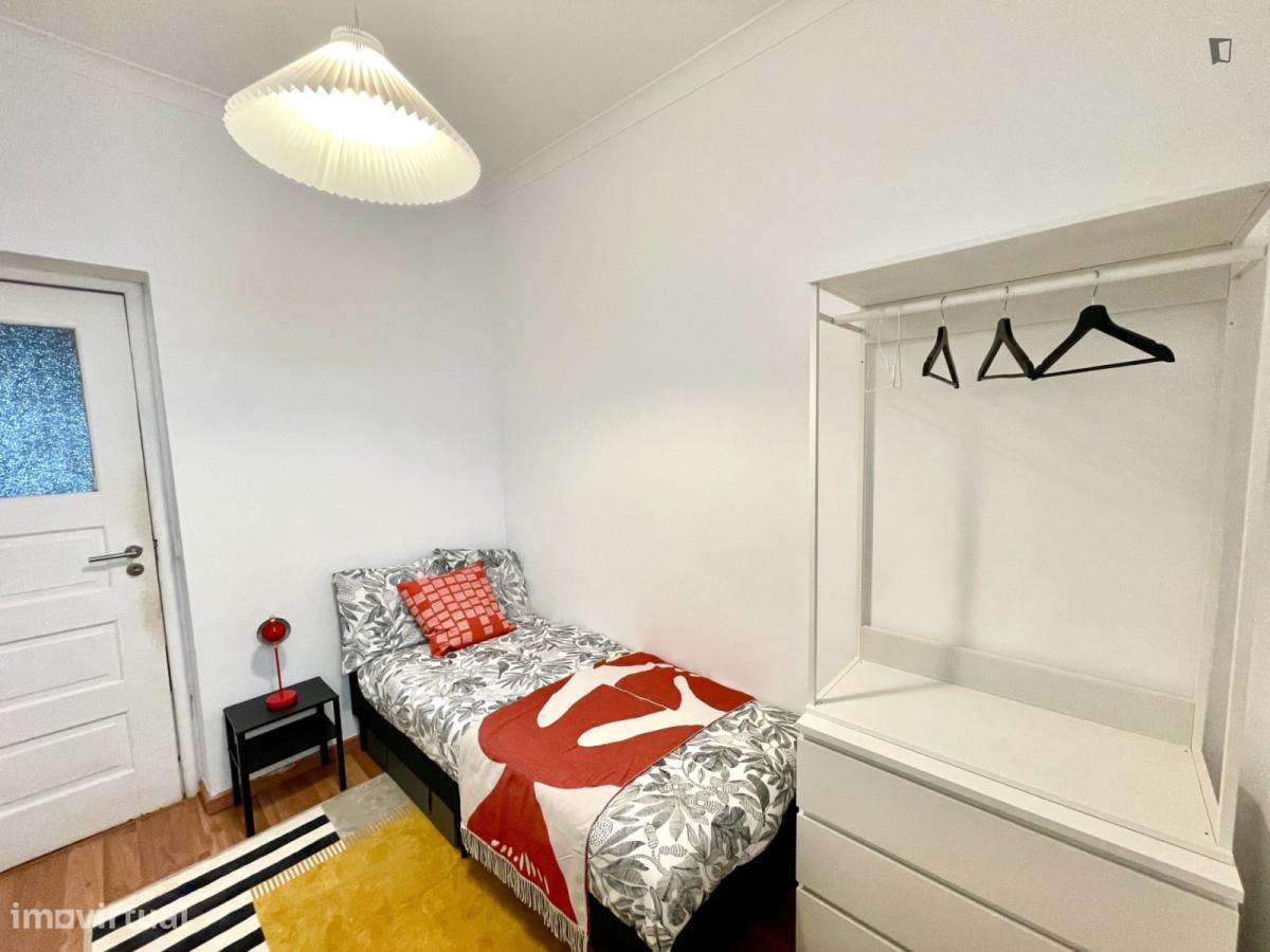 Quarto - localizado em Sete Rios Lisbon - Grande imagem: 5/10