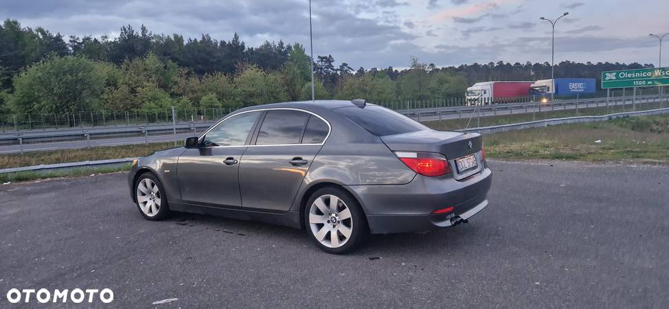 BMW Seria 5 525d - 1