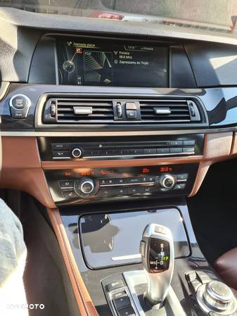 BMW Seria 5 525d xDrive - 18