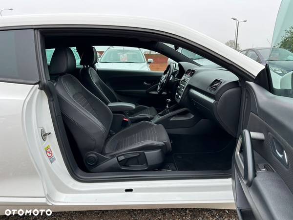 Volkswagen Scirocco 2.0 TDI - 17