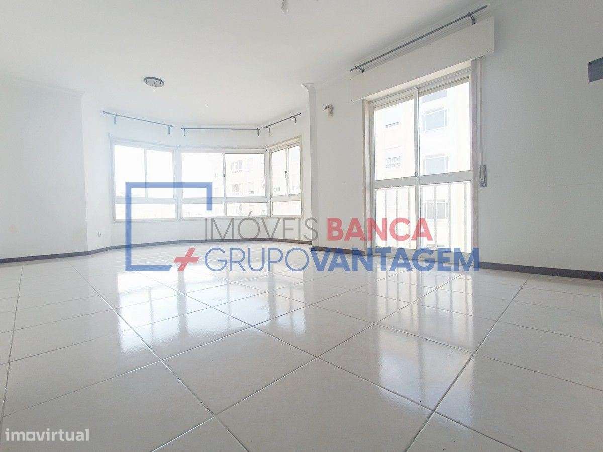 APARTAMENTO T2 RIO DE MOURO - Grande imagem: 3/26