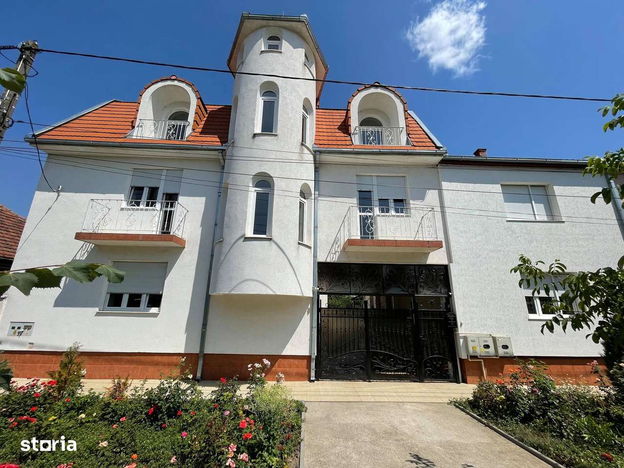 Exclusivitate ! Ideal investitite ! 2 case + 10 ari teren , str. Dara-0