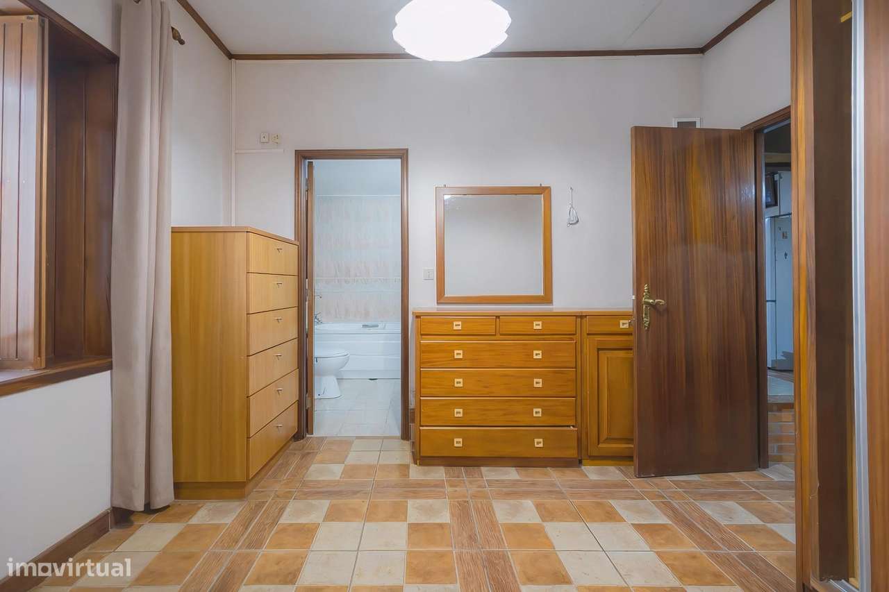 Moradia T8 na Póvoa do Varzim | Oportunidade de Investimento com...-40