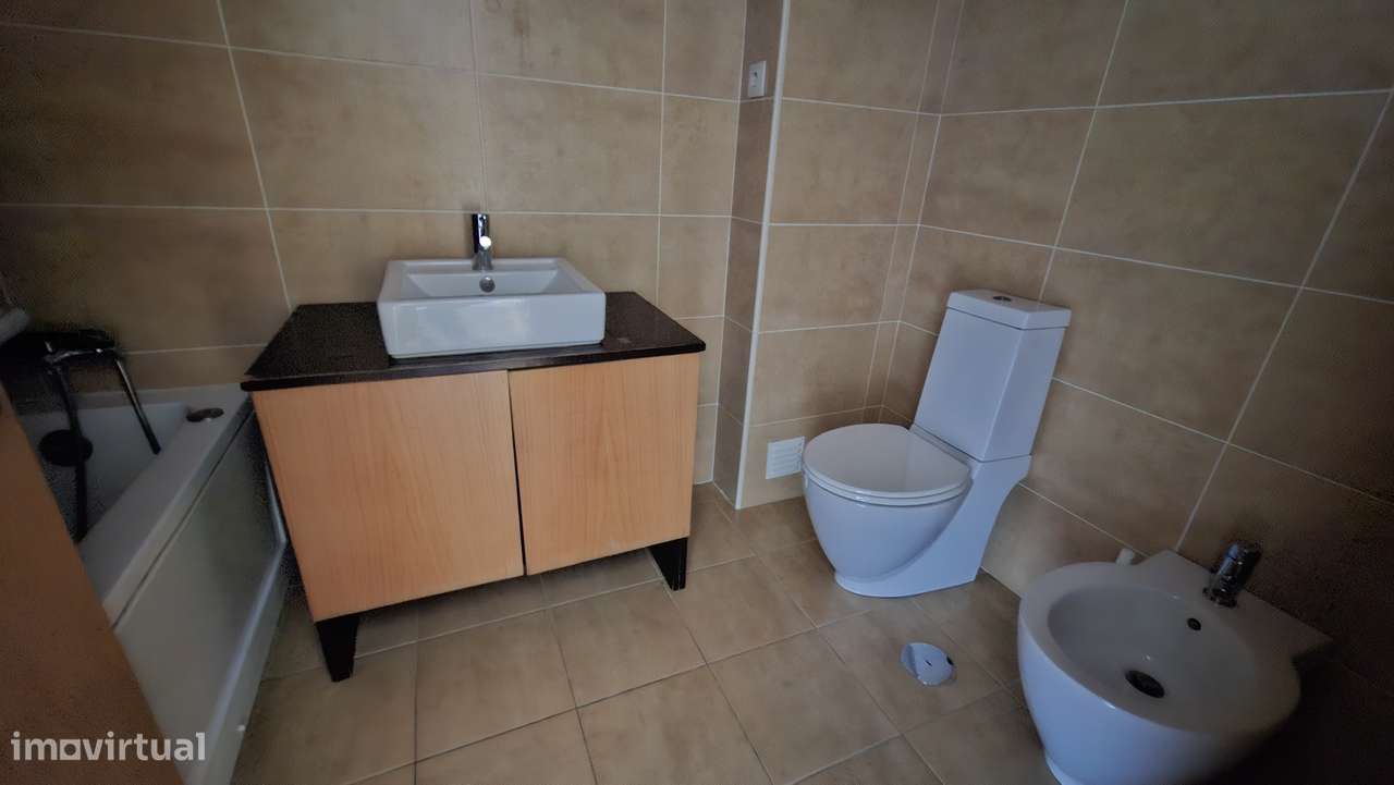 Apartamento T3 com 206m2  Box e 1 lugar estacionamento Pinhal Novo-14