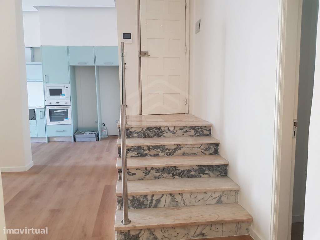 Apartamento T3 Remodelado com Terraço - Quinta Doutor Beirão, Caste... - Grande imagem: 4/21