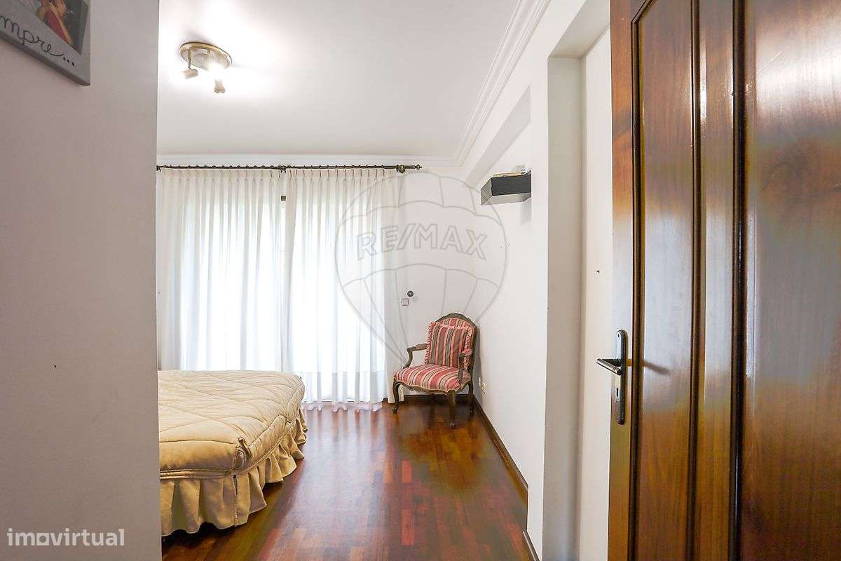 Moradia T4 para venda-26