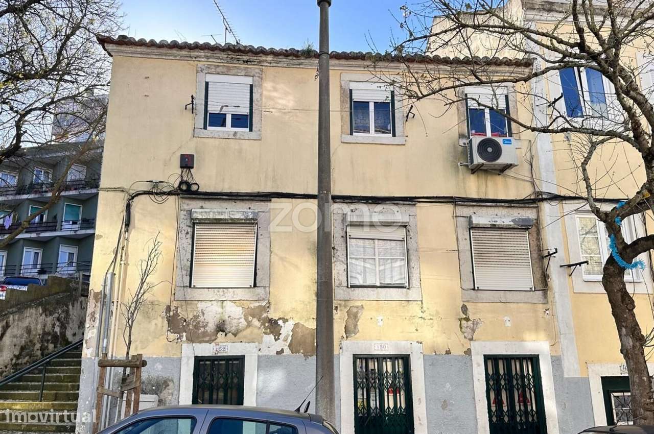 Property in Rua Possidónio da Silva, Estrela, Lisboa