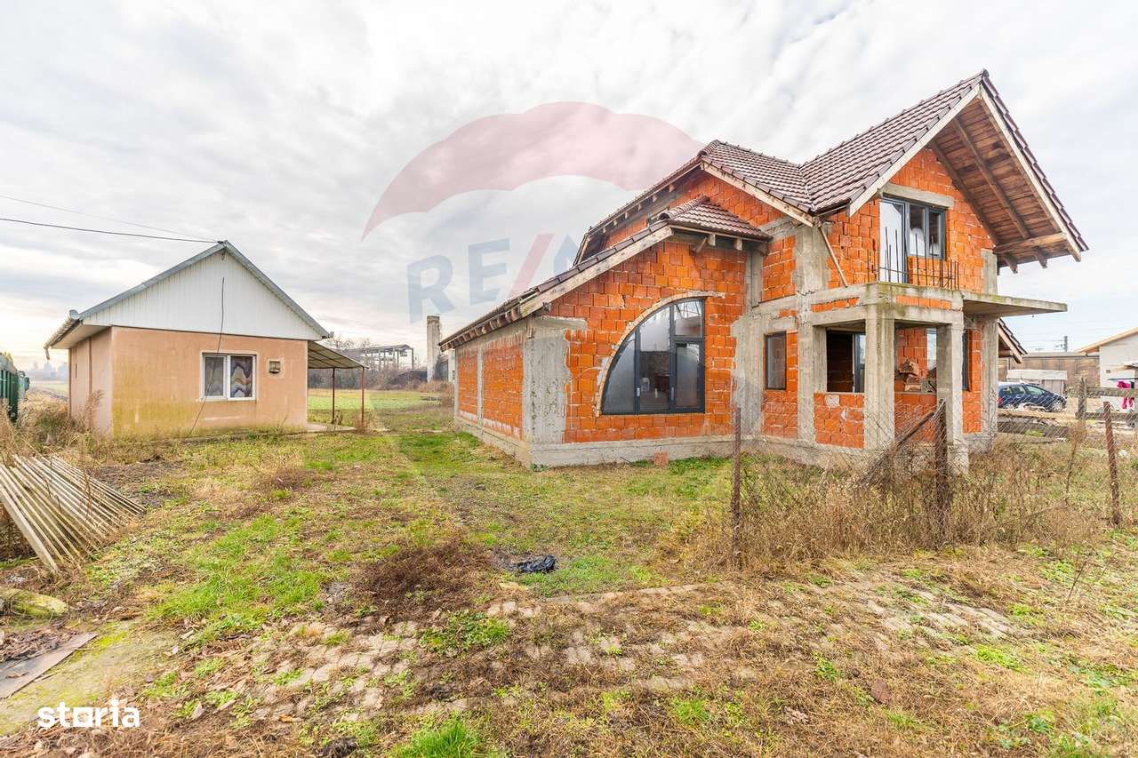 Vilă 4 camere si teren 4421mp de vanzare-0