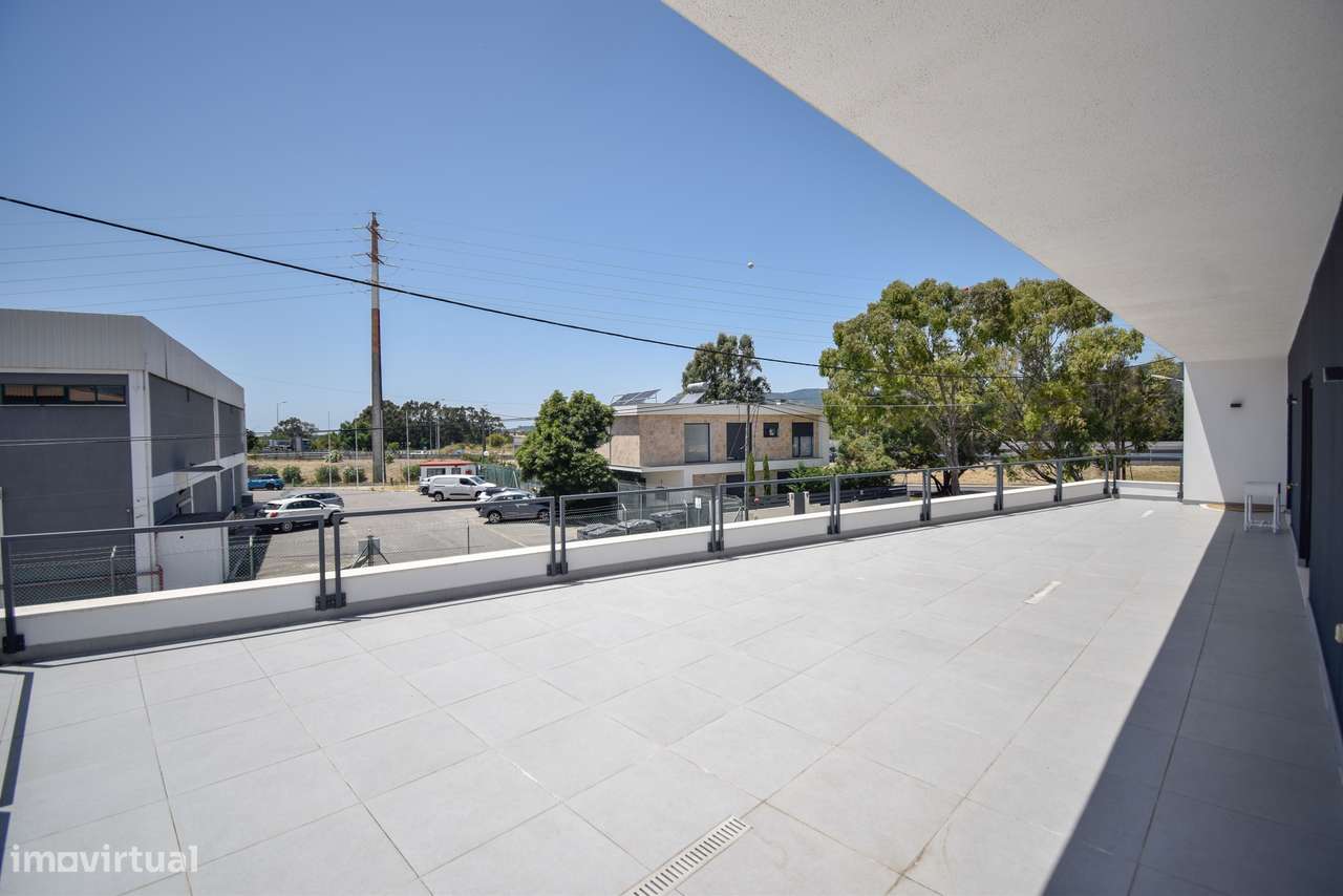 Moradia T4 com Piscina e Jardim em Alcabideche, Cascais-32