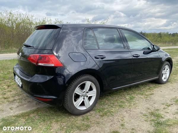 Volkswagen Golf 1.6 TDI DPF BlueMotion - 11