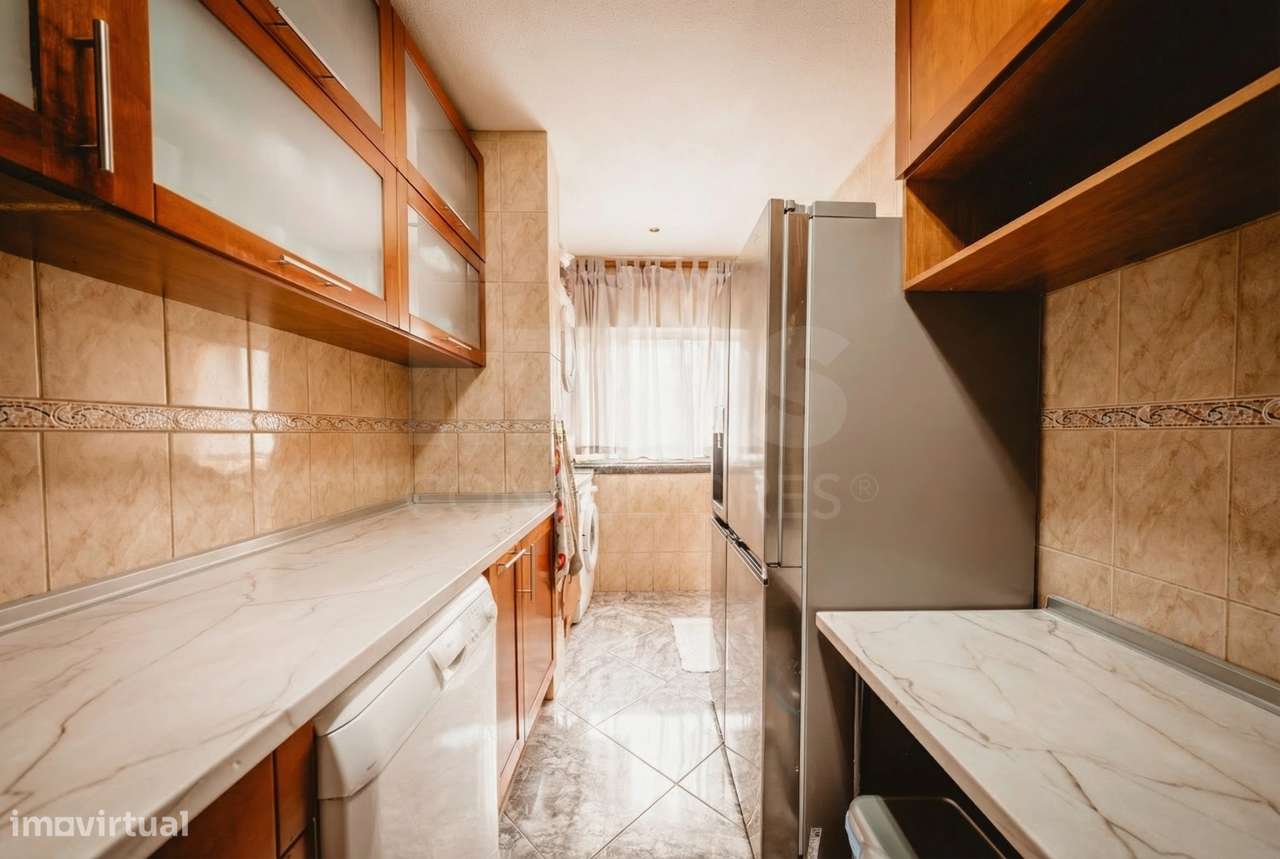 Apartamento T3 - Santo António dos Cavaleiros - Zona do Hospital Be... - Grande imagem: 4/26