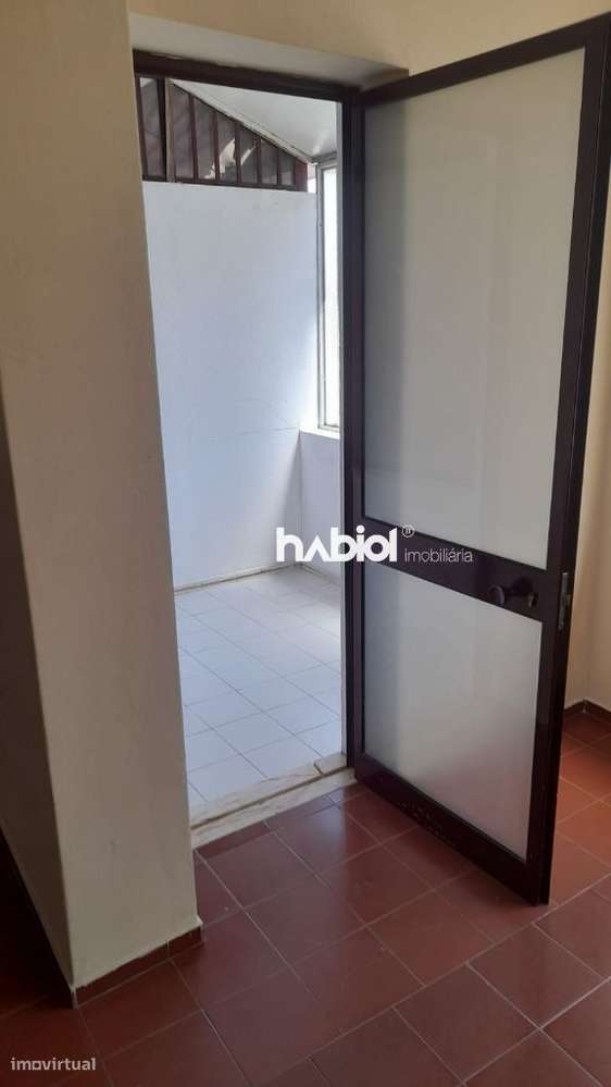 Loja Comercial - Rua Elias Garcia - Arcozelo - Barcelos - Grande imagem: 5/7