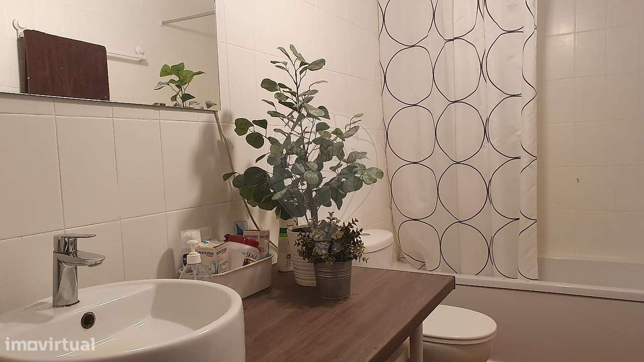 Apartamento T3 no Centro de Braga, junto á escola Alberto S. Paio-7