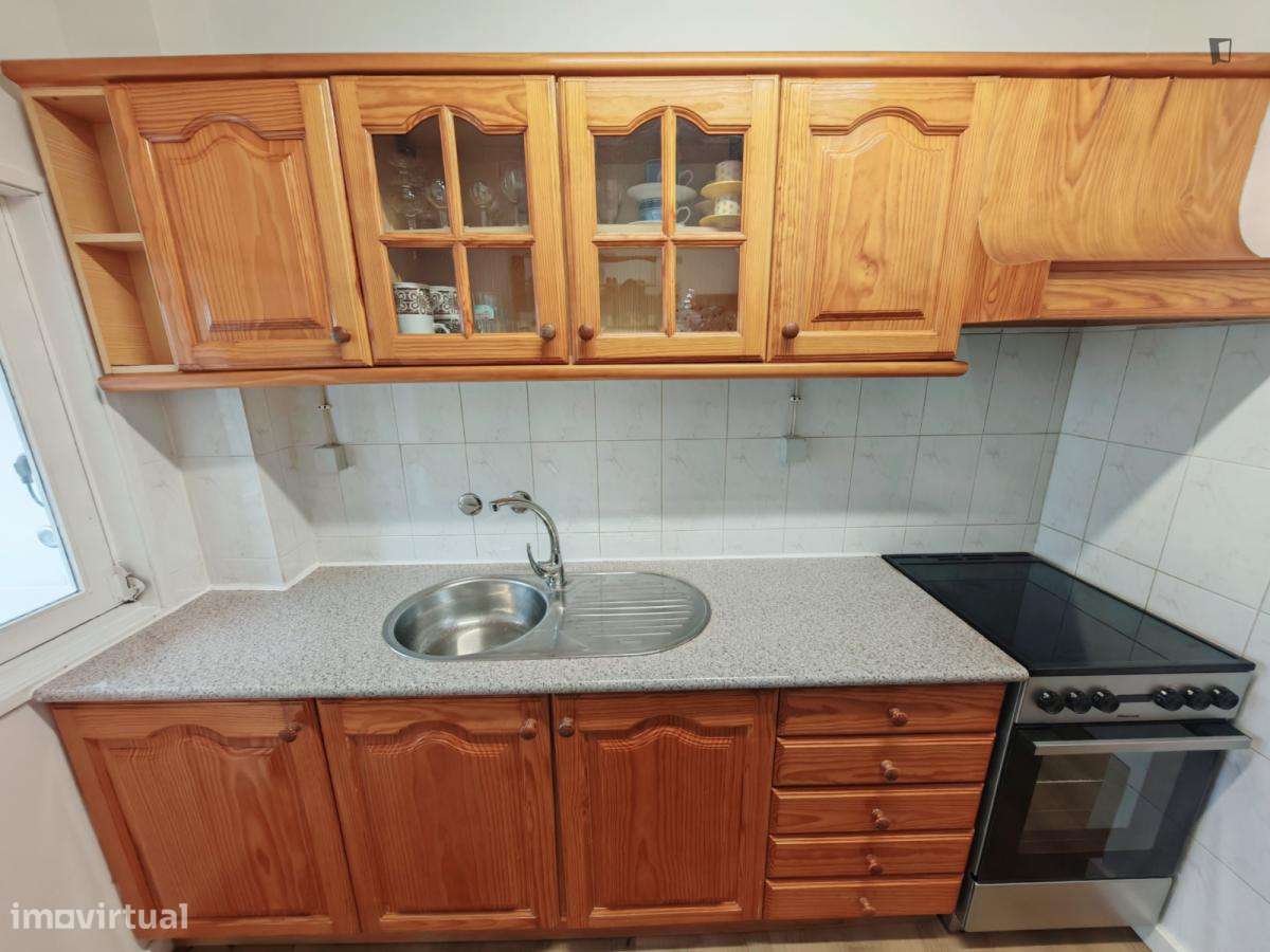 Quarto - localizado em Sé de Braga e São Lázaro Braga - Grande imagem: 3/10