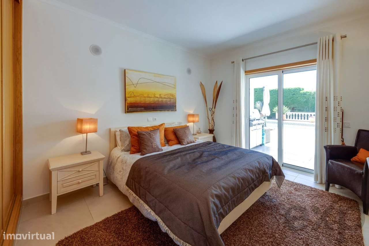 Moradia Familiar T3+1 com Piscina, Entre Lagos e Praia da Luz-16
