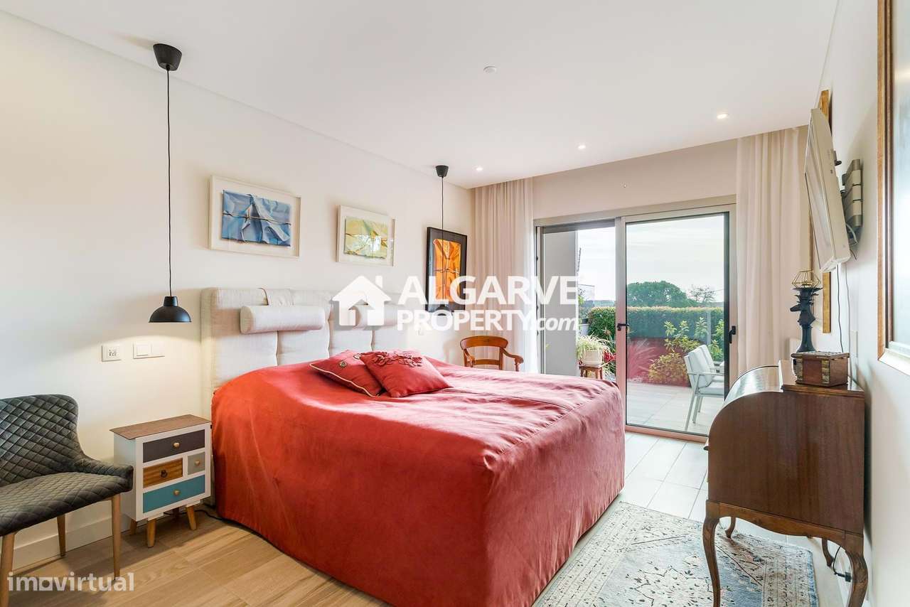 Excelente T2 Moderno com amplo terraço perto da Praia — Quarteira, Alg - Grande imagem: 4/30