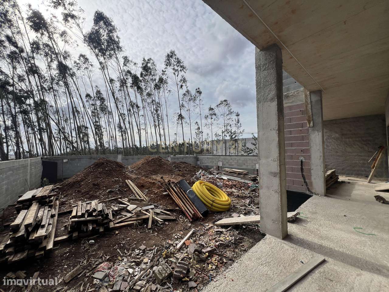 Moradia Moderna T3 com Excelentes Áreas e Espaço Exterior-10