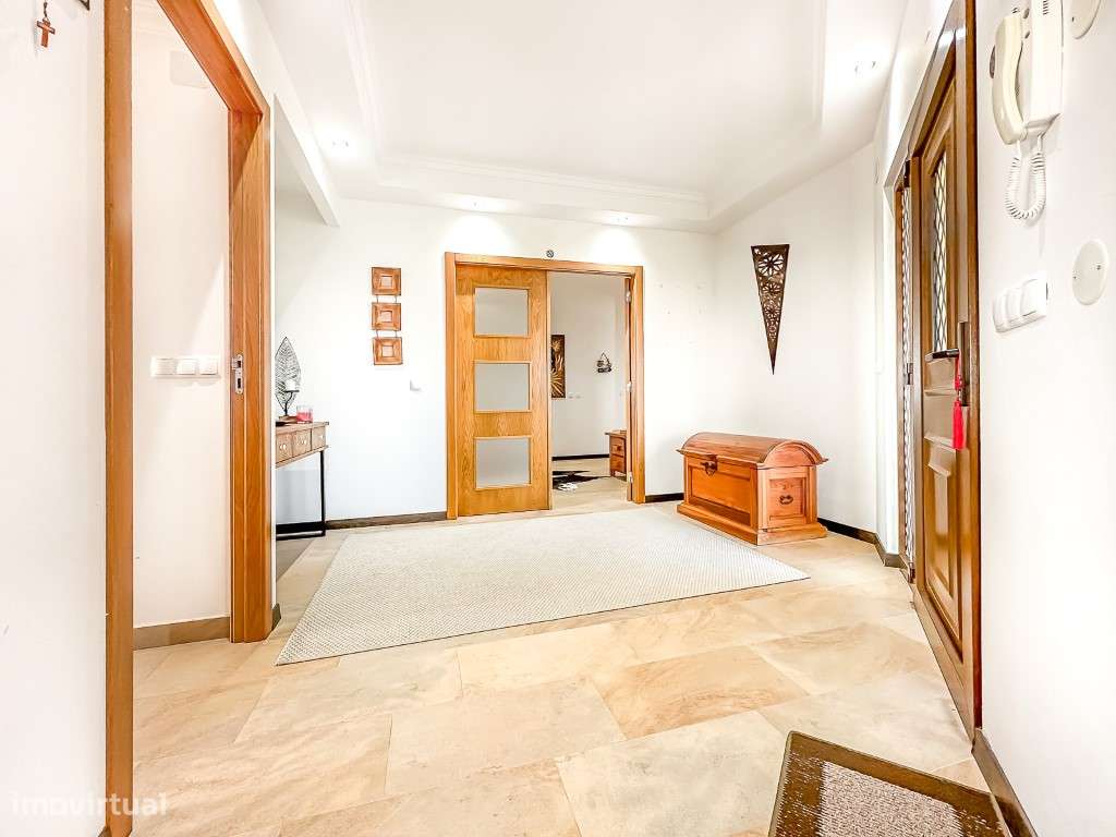 Vende-se moradia T8 junto á Praia da Assenta-7