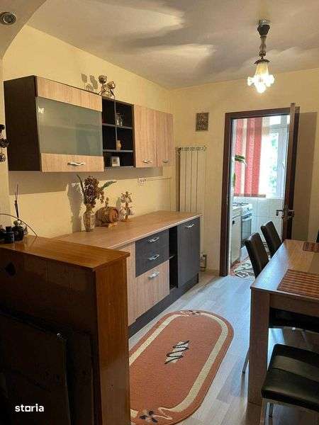 Vand apartament cu 2 camere etaj 1 — fotografia 1