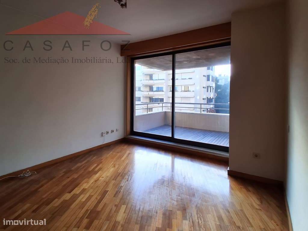 Quinta de Miramar - Arrendamento Apartamento T1 com fantásticas vis... - Grande imagem: 5/26