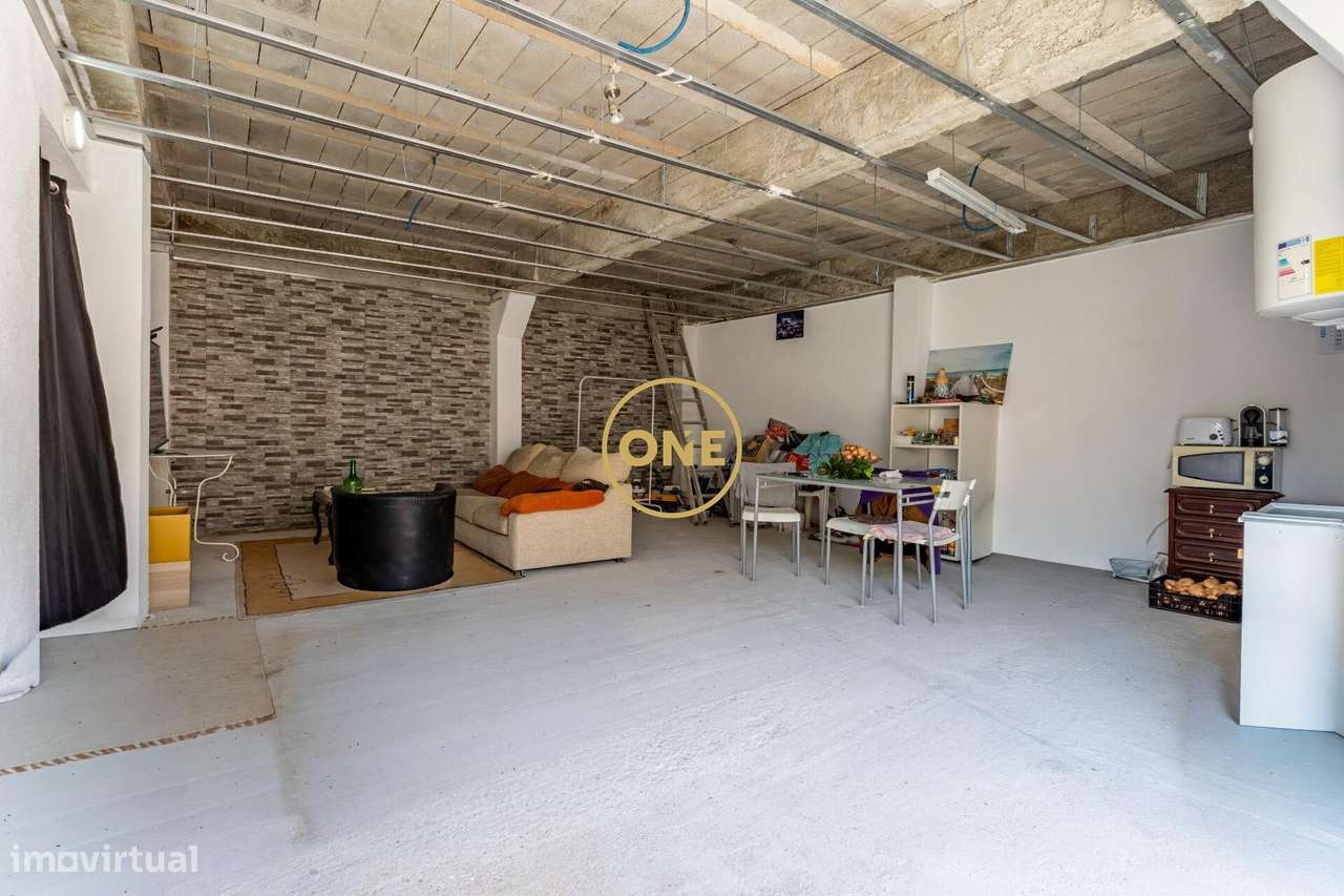 Moradia remodelada com terraço panorâmico e cave com entrada independe-10